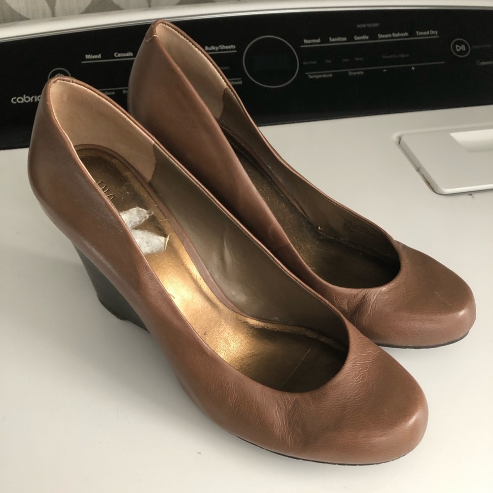 Women’s wedge shoes